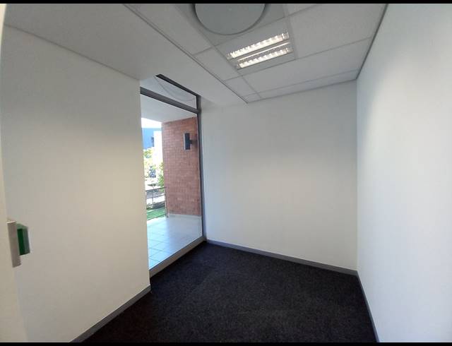505M² OFFICE TO LET IN BRYANSTON